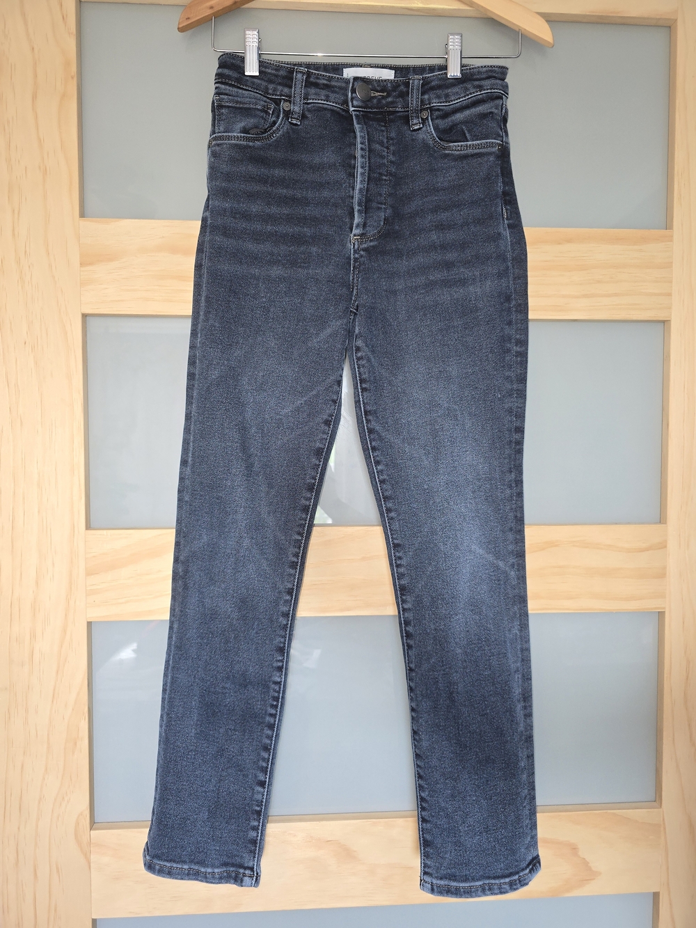 Evereve Women's Straight Leg Jeans in Dark Indigo